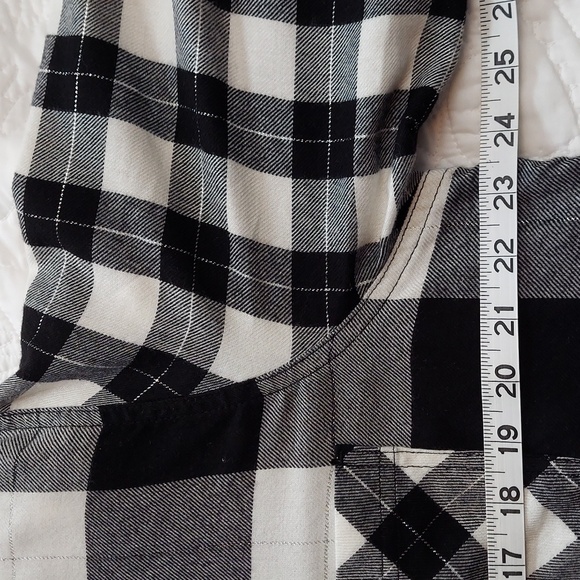 -🆕 Maurices Plaid Flannel XL Shirt Black White Silver Metallic Long Sleeve, NEW - Picture 8 of 9